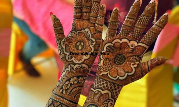 Vikas mehandi artist